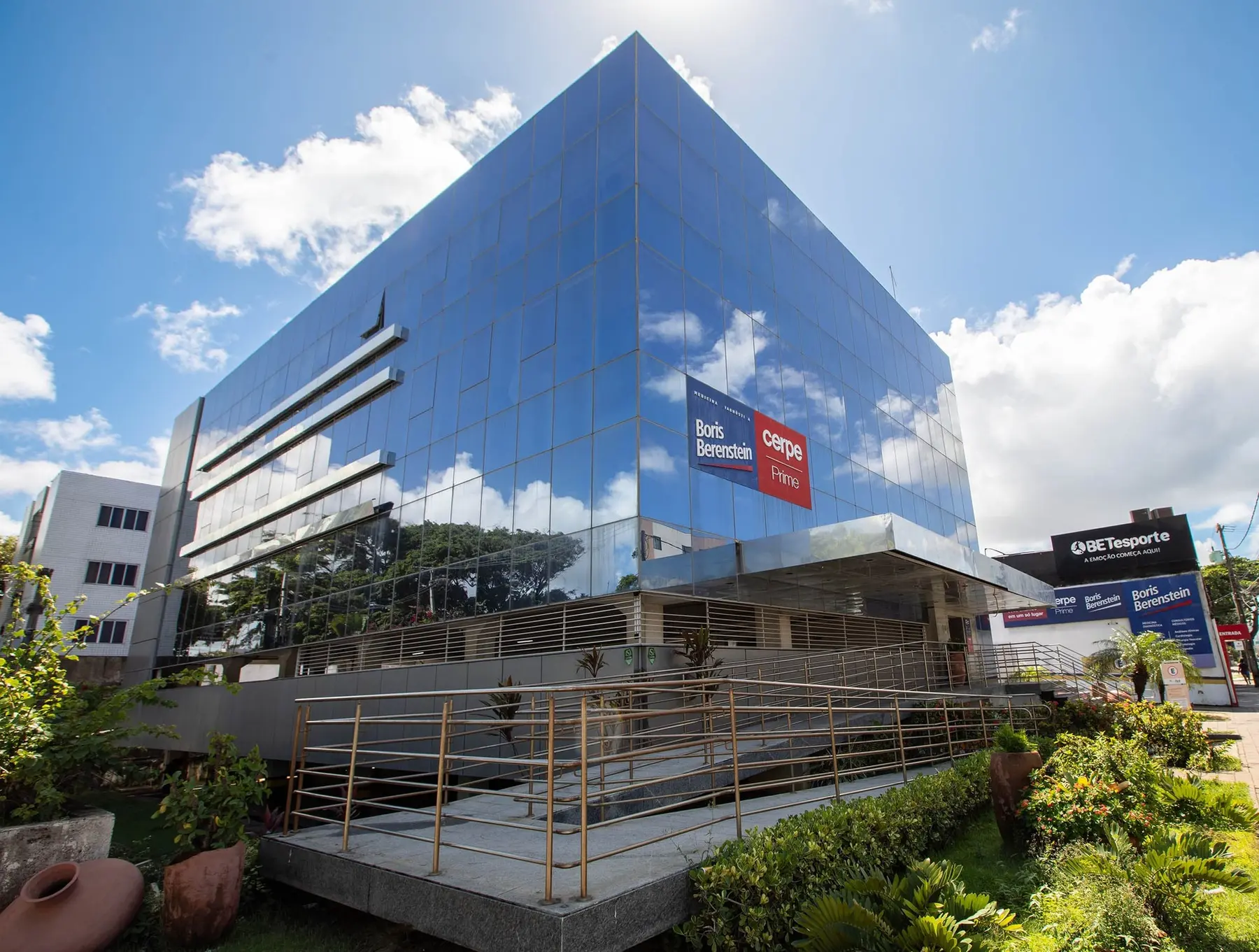 Edifício de unidade de diagnóstico associado ao acervo Boris Berenstein