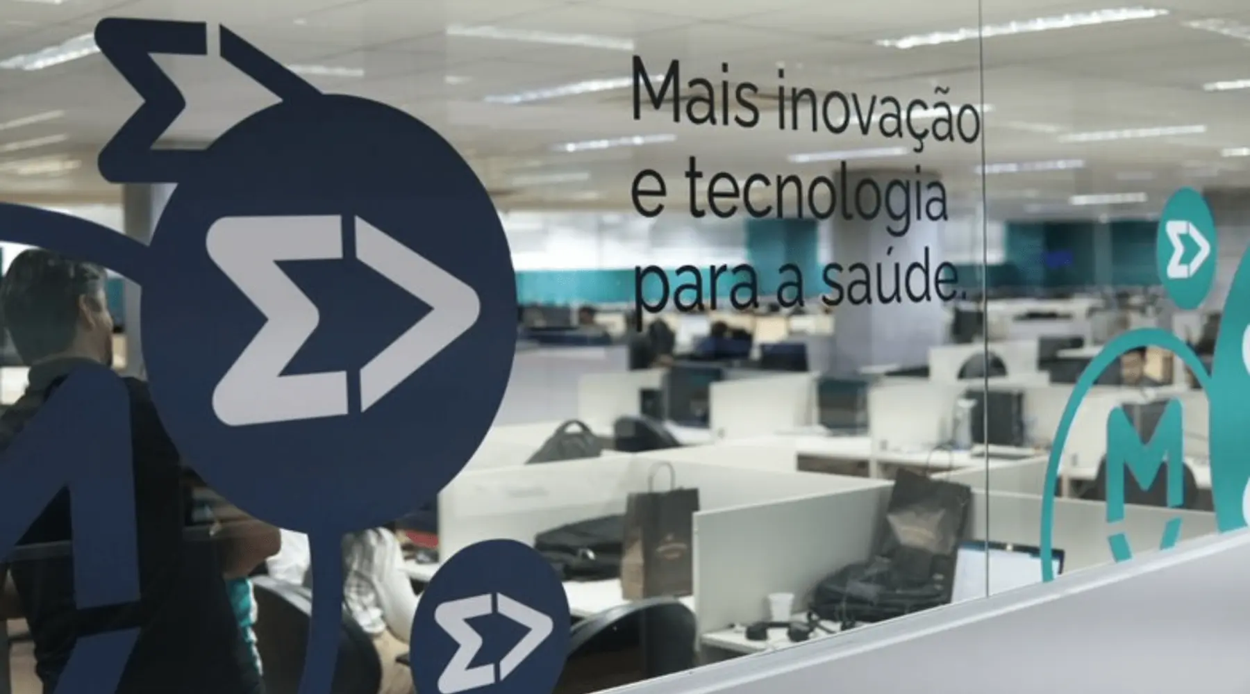 Espaço da MV com a mensagem Mais inovação e tecnologia para a saúde